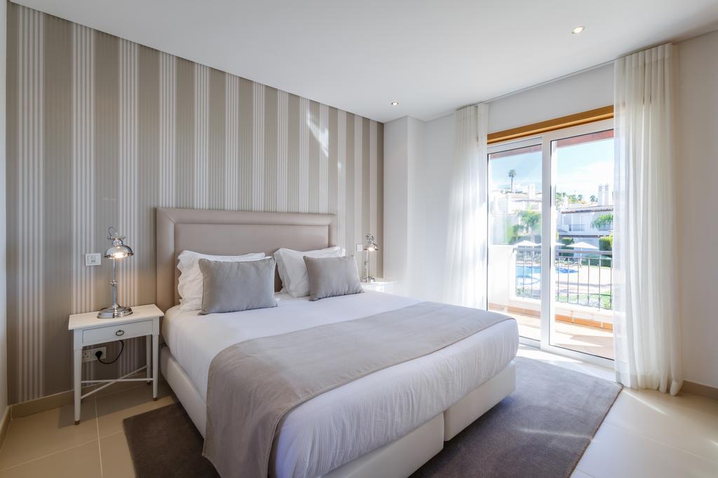 The Crest Hotel Almancil Phòng bức ảnh